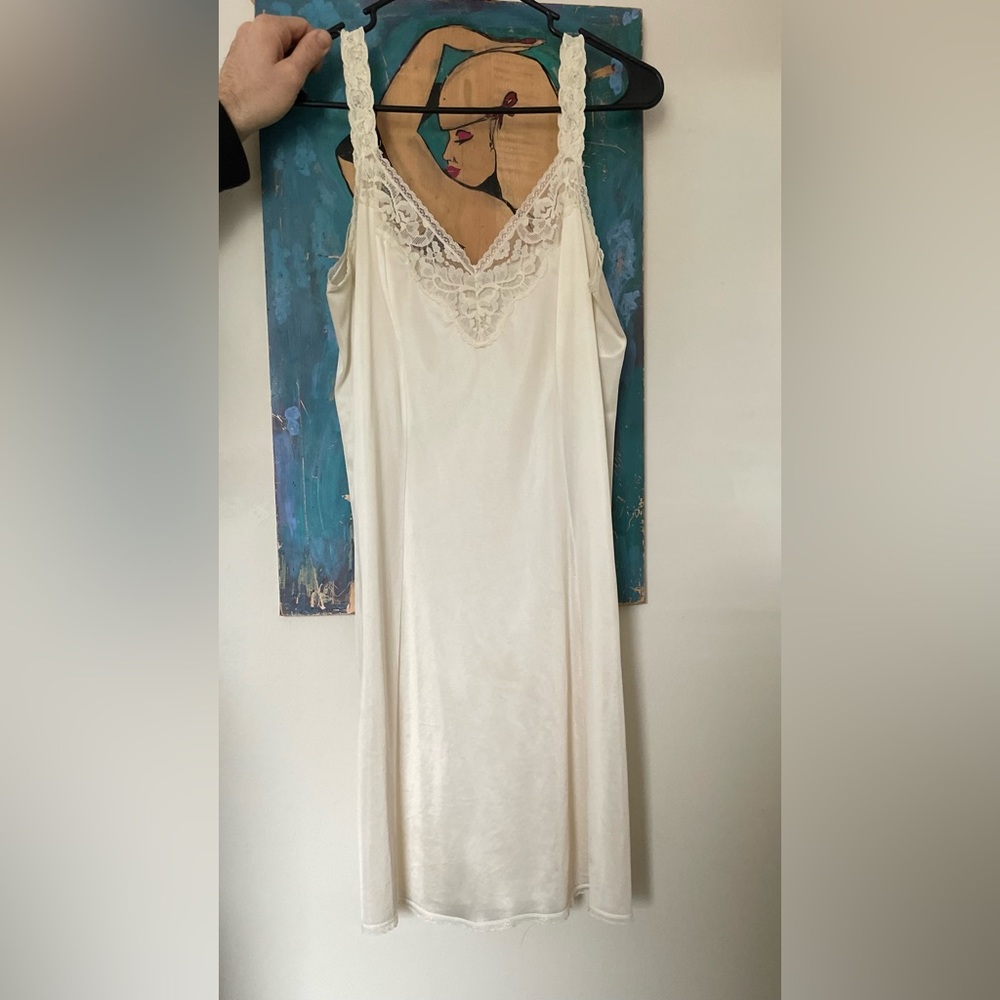 80s/90s Cream Satin Slip